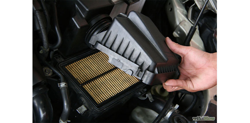 ขั้นตอนที่ 5 : ไขน๊อตที่ยึดฝาออกให้หมด หรือบางรุ่นจะมีgrip lockพลาสติก